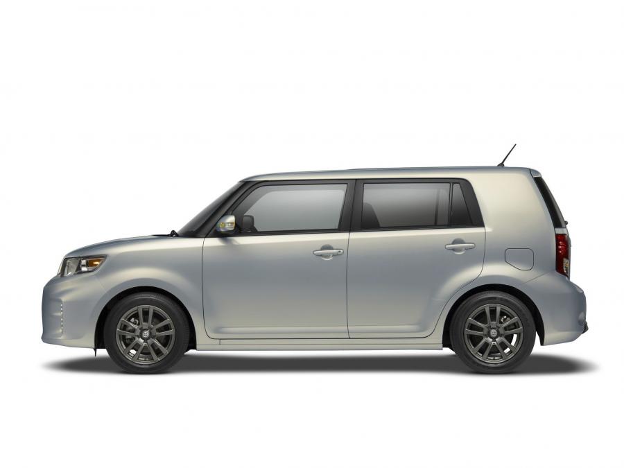  Scion xB 10 Series 2013 года  (фото 3 из 11)